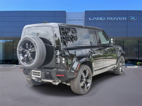 New 2025 Land Rover Defender 110 V8 image 6