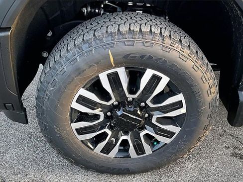 New 2026 GMC Sierra 2500 Denali Ultimate image 12