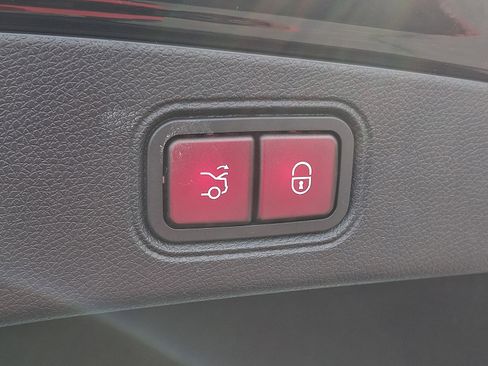 Used 2022 Mercedes-Benz E 450 4MATIC Coupe image 32