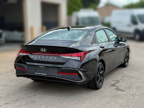 Used 2026 Hyundai Elantra Sport w/ Cargo Package FWD image 11
