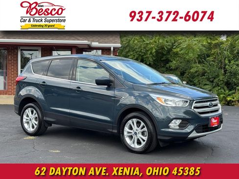 Used 2019 Ford Escape SE FWD image 1