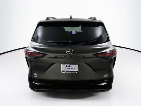 Used 2022 Toyota Sienna XSE AWD/4WD image 6