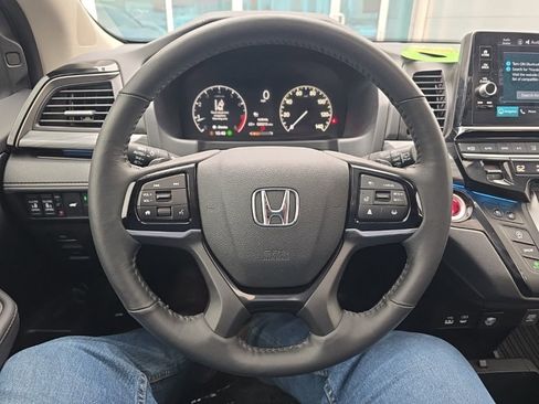 Used 2025 Honda Odyssey Elite image 21