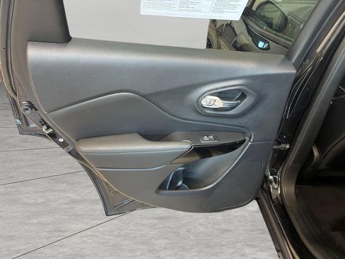 Used 2023 Jeep Cherokee Altitude Lux w/ Lux Elite Package AWD/4WD image 19