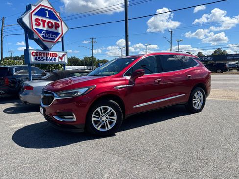 Used 2020 Buick Enclave Essence image 1
