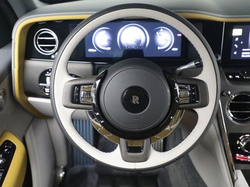 Certified 2025 Rolls-Royce Cullinan image 38