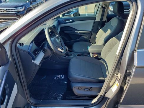 Certified 2023 Volkswagen Taos SE FWD image 18