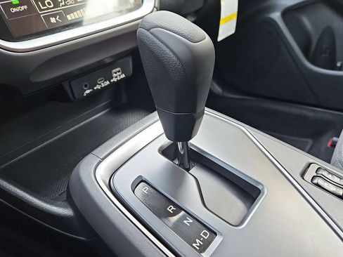 Used 2025 Subaru Crosstrek 2.5i Premium AWD/4WD image 17