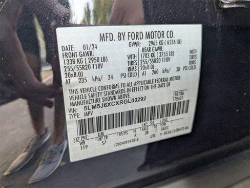 Used 2024 Lincoln Aviator AWD w/ Premium Package image 36