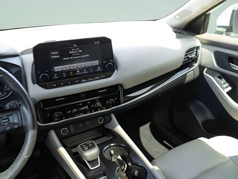 Used 2023 Nissan Rogue SL w/ SL Premium Package FWD image 18