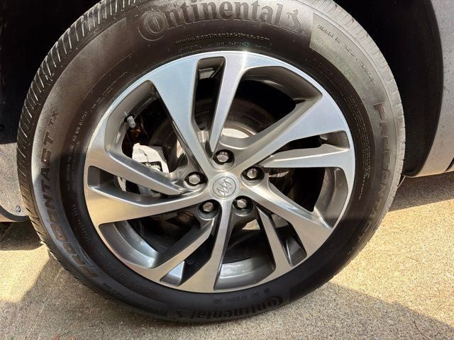 Used 2021 Buick Envision Essence FWD image 26