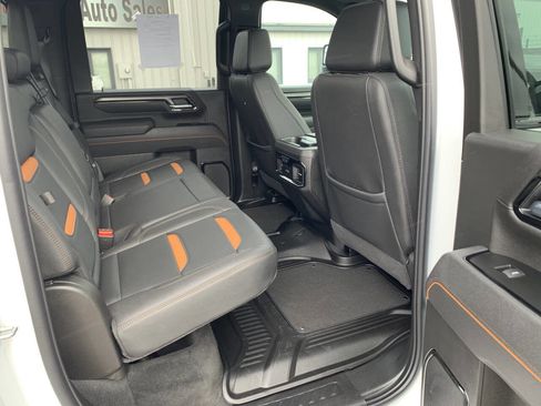 Used 2025 GMC Sierra 2500 AT4 image 21