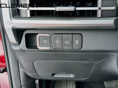 Used 2025 Hyundai Santa Fe SEL FWD image 13