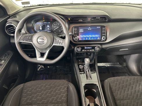 Used 2022 Nissan Kicks SV image 19