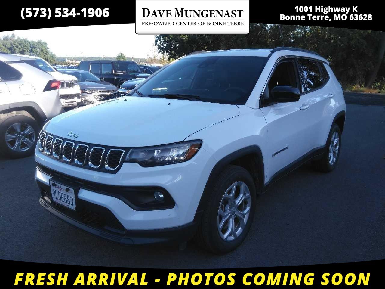 Used 2024 Jeep Compass Latitude AWD/4WD image 1