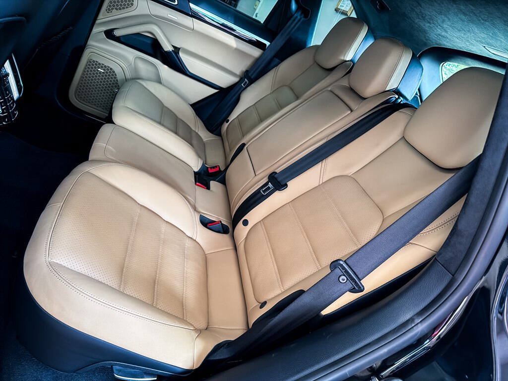Used 2014 Porsche Cayenne AWD/4WD image 22