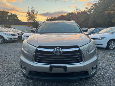 Used 2015 Toyota Highlander Limited Platinum image 2