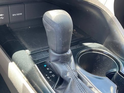 Used 2018 Toyota Camry LE FWD image 8