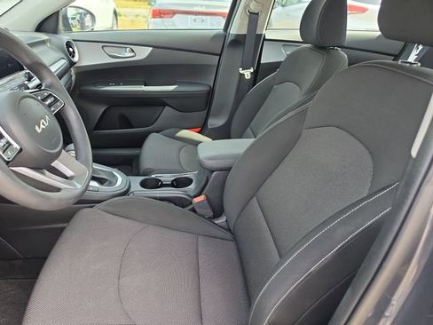 Certified 2023 Kia Forte LXS w/ LXS Technology Package FWD image 14