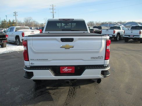 Used 2022 Chevrolet Silverado 2500 High Country w/ Technology Package image 5