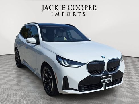 Used 2025 BMW X3 xDrive30i AWD/4WD image 3