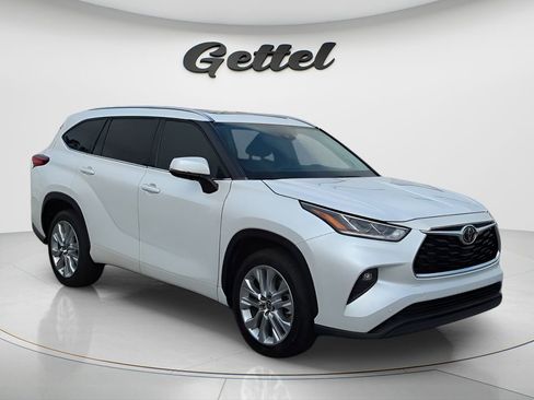 Used 2022 Toyota Highlander Limited image 7