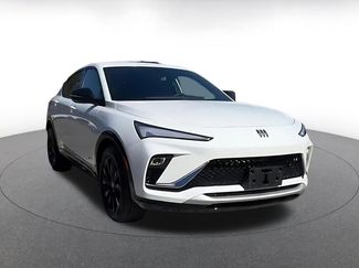 Used 2025 Buick Envista Sport Touring video 2