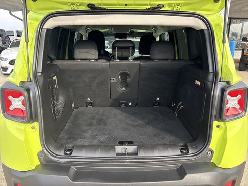 Used 2017 Jeep Renegade Altitude image 5