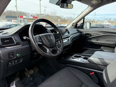 Used 2025 Honda Ridgeline Sport image 15