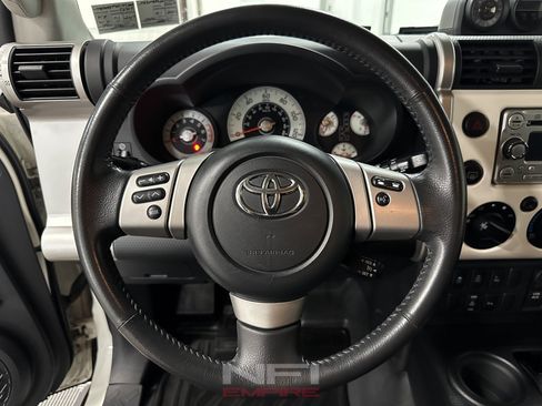 Used 2013 Toyota FJ Cruiser 4WD w/ Upgrade Pkg image 25