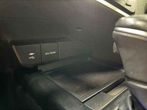 Used 2019 Toyota Camry SE image 24