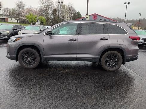 Used 2019 Toyota Highlander SE AWD/4WD image 5