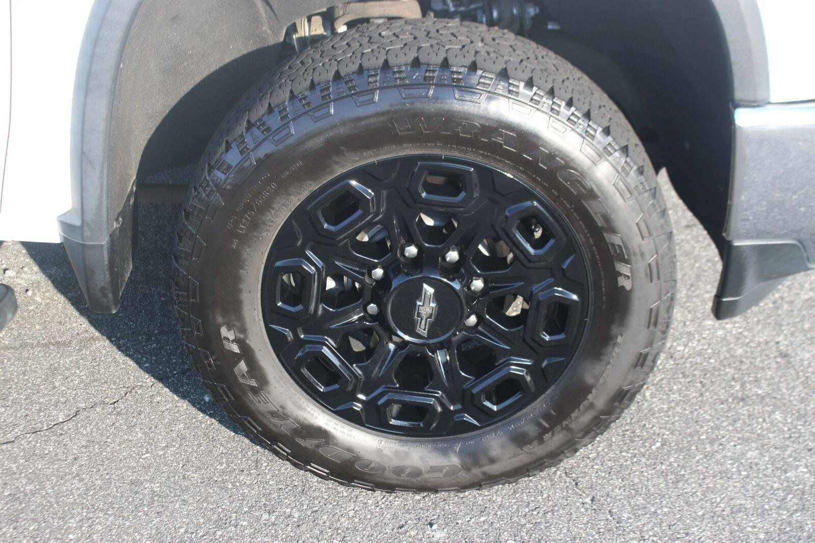Used 2020 Chevrolet Silverado 2500 LTZ w/ Safety Package AWD/4WD image 38