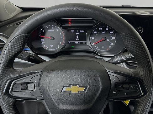 Used 2024 Chevrolet Trax LS w/ LS Convenience Package image 12