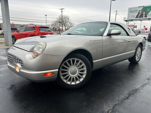 Used 2005 Ford Thunderbird image 17