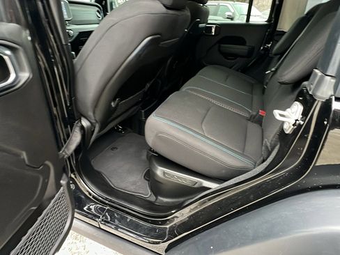 Used 2025 Jeep Wrangler Unlimited Rubicon 4xe w/ Convenience Group image 23