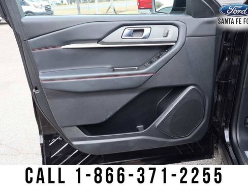 Used 2025 Ford Explorer ST-Line image 9