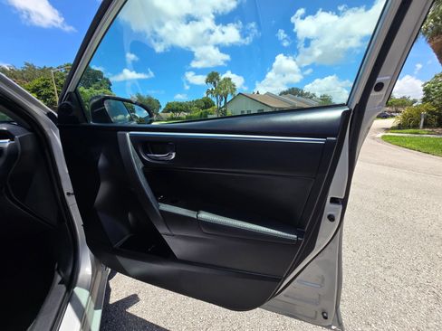 Used 2015 Toyota Corolla S FWD image 32