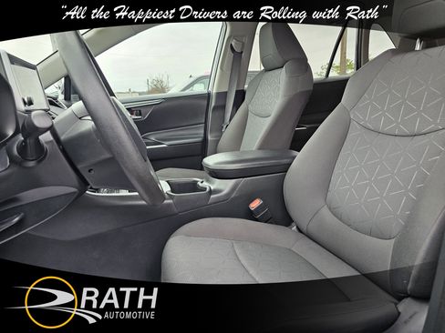 Used 2024 Toyota RAV4 XLE image 12