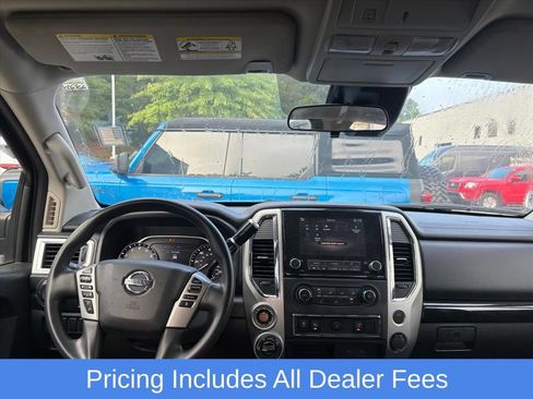 Used 2021 Nissan Titan SV AWD/4WD image 7