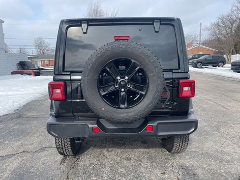 Used 2022 Jeep Wrangler Unlimited Sahara image 11