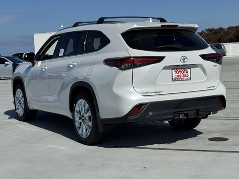 New 2026 Toyota Highlander Limited AWD/4WD image 13