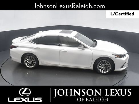 Used 2021 Lexus ES 300h Ultra Luxury w/ Accessory Package 2 FWD image 28