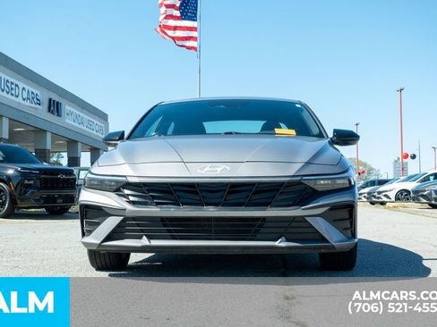 Certified 2025 Hyundai Elantra Sport FWD image 9