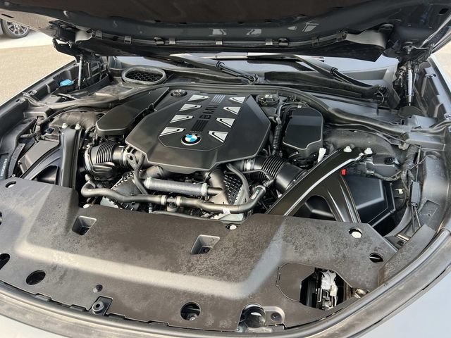 Used 2023 BMW 760i xDrive w/ Luxury Rear Seating Package AWD/4WD image 9