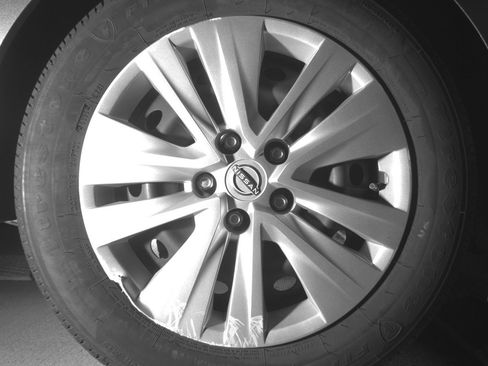 Used 2025 Nissan Sentra S image 15