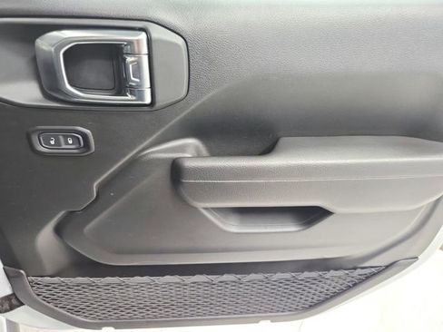 Used 2025 Jeep Wrangler Unlimited Sport AWD/4WD image 39
