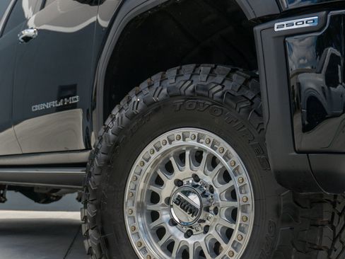 Used 2025 GMC Sierra 2500 Denali w/ Denali Reserve Package AWD/4WD image 35