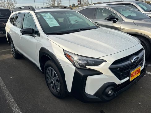 Used 2023 Subaru Outback Premium image 2