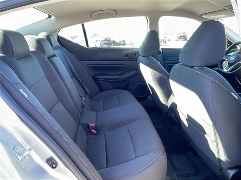 Used 2025 Nissan Altima 2.5 SV image 15